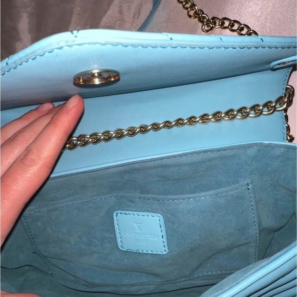 Louis Vuitton Turquoise Quilted Shoulder Bag - Picture 4 of 5